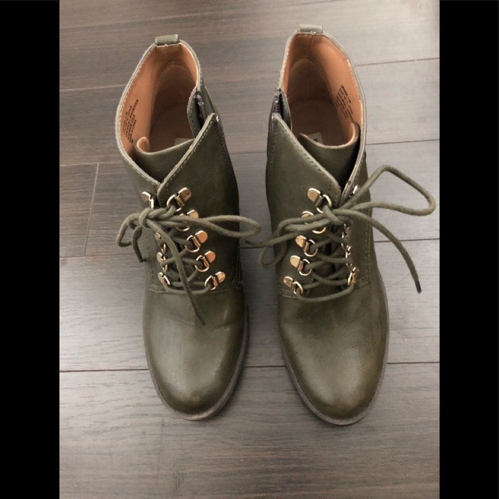 Steve Madden boots